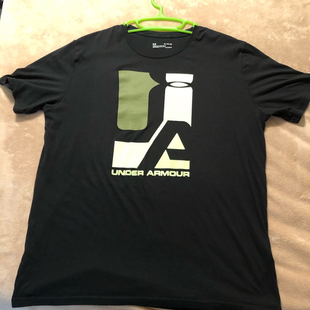 Men’s XL Under Armour T-shirt Like New